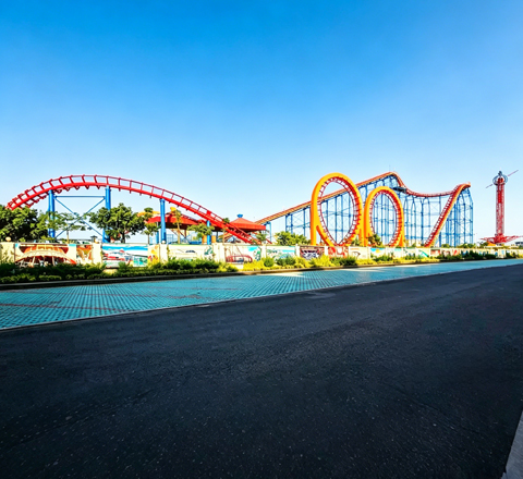 four loop coaster for space roller coaster