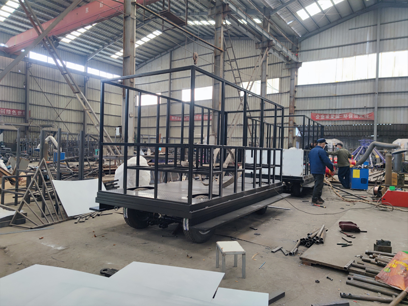 72 seat trackless train successfully manufactured and delivered for amusement park operation manual