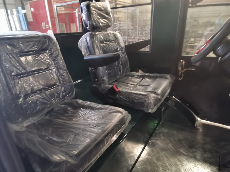 72 seat trackless train successfully manufactured and delivered for amusement park operation selection