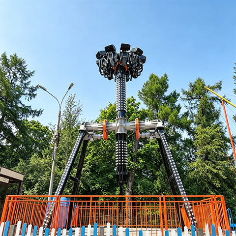 12-Seat 360° Rotating Pendulum Ride Creates an Exciting Thrill Experience