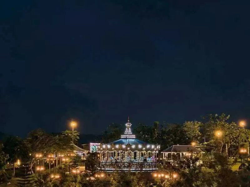 24-Seater Carousel Installed in Thailand Became a Nighttime Landmark Attraction