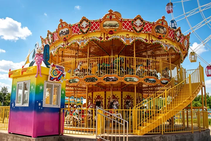 Features of ﻿60-Seat Double-Decker Carousel