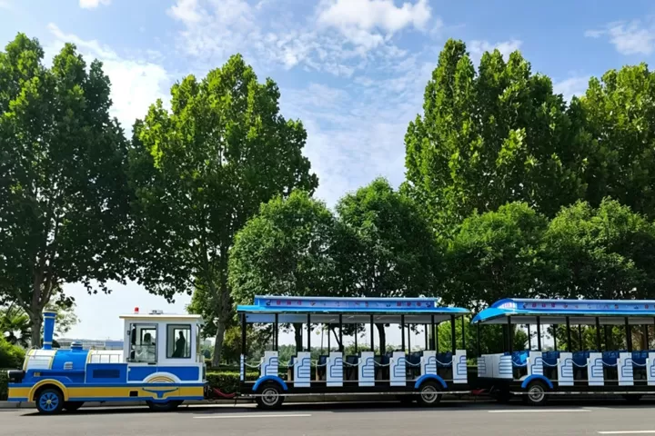Features of ﻿72-Seat Electric Train Ride
