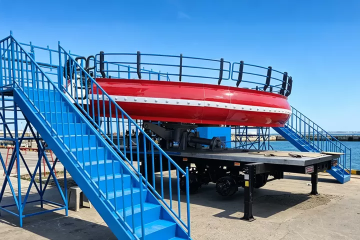 Features of ﻿Crazy Disco With Trailer