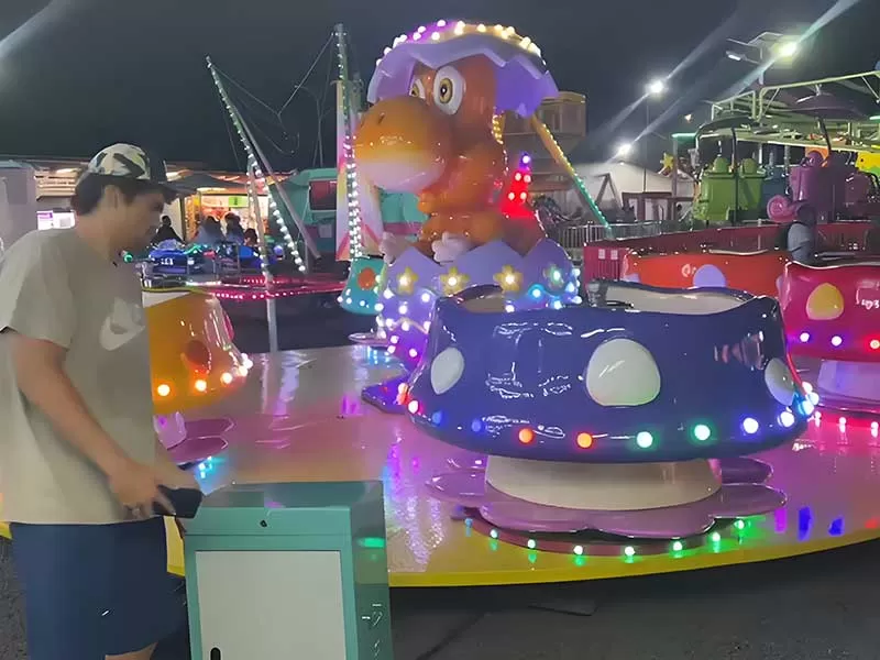 Video of Dinosaur Coffee Cup Ride
