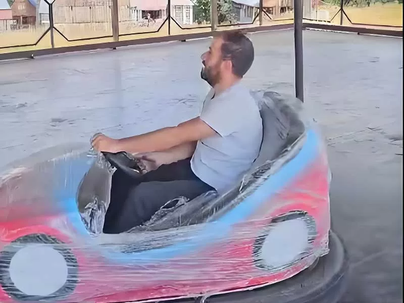 Video of ​Sky Net Bumper Cars Installed in Saudi Resort